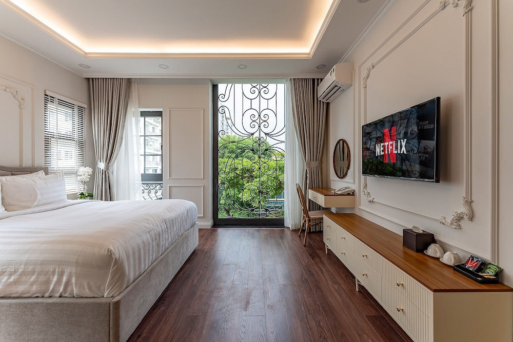 golden sun apartment and hotel