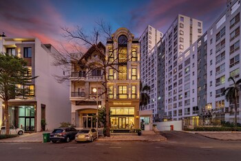 golden sun apartment and hotel