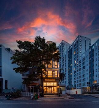 golden sun apartment and hotel