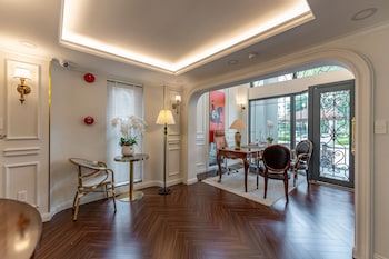 golden sun apartment and hotel