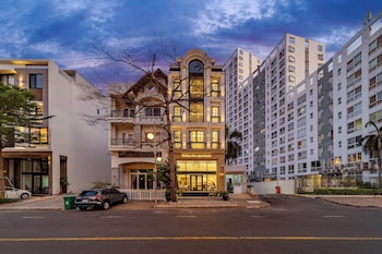 golden sun apartment and hotel