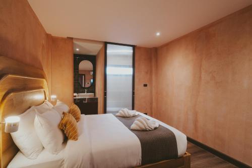 hotel clay chiang mai