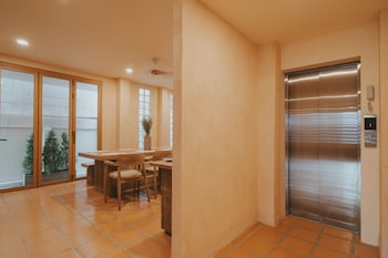 hotel clay chiang mai