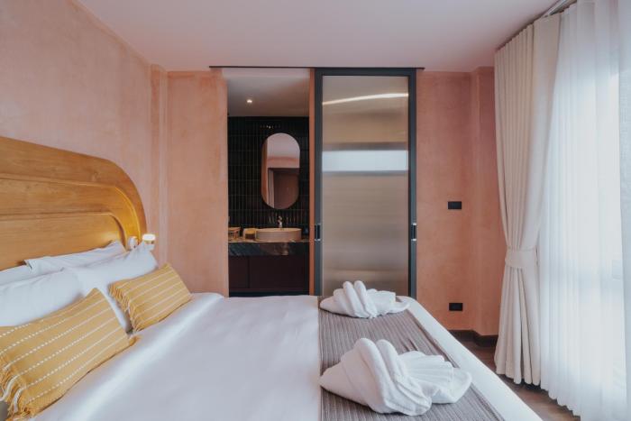 hotel clay chiang mai