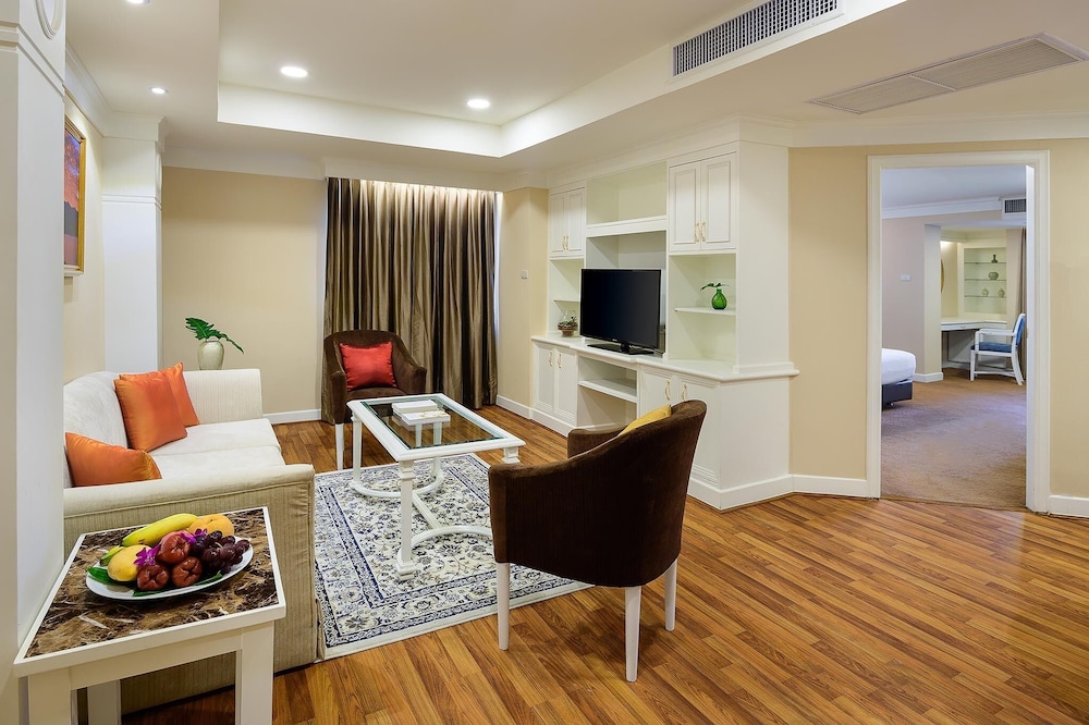 court wing hotel sukhumvit bangkok