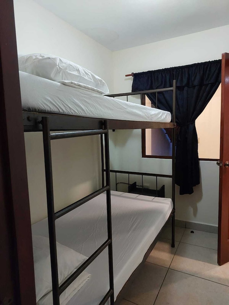 hostal sin fronteras