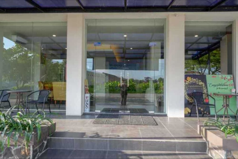 cendana co living solo baru