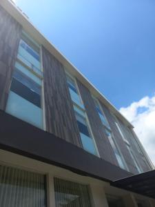 cendana co living solo baru