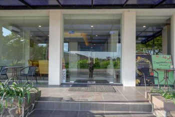 cendana co living solo baru