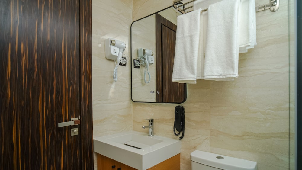 razane hotel