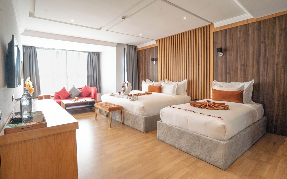 razane hotel
