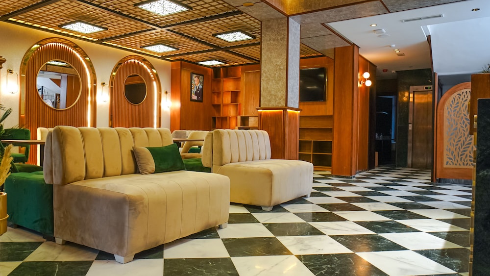 razane hotel