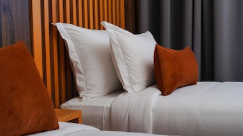 razane hotel