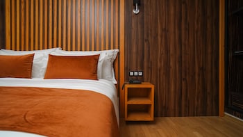 razane hotel