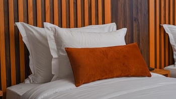 razane hotel