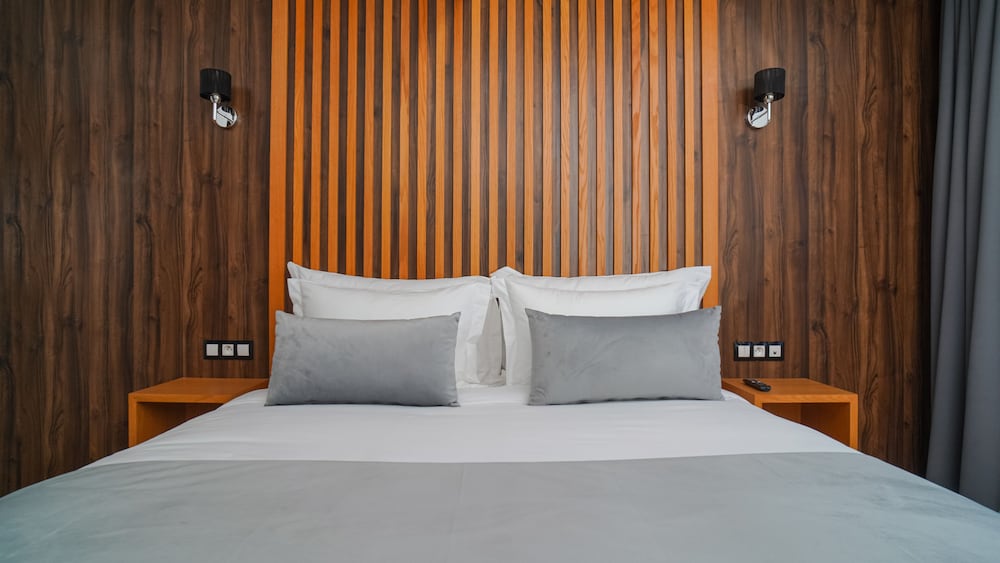 razane hotel
