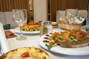 razane hotel