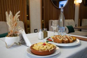 razane hotel