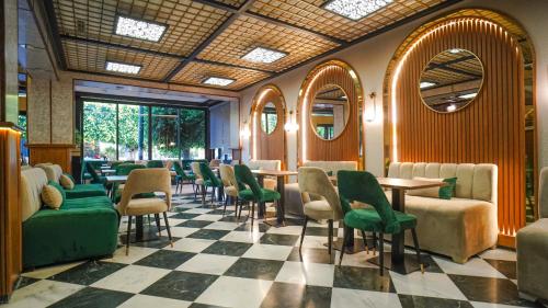razane hotel