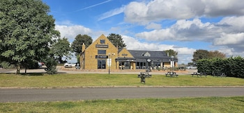 relaxing room with ensuite rutland point