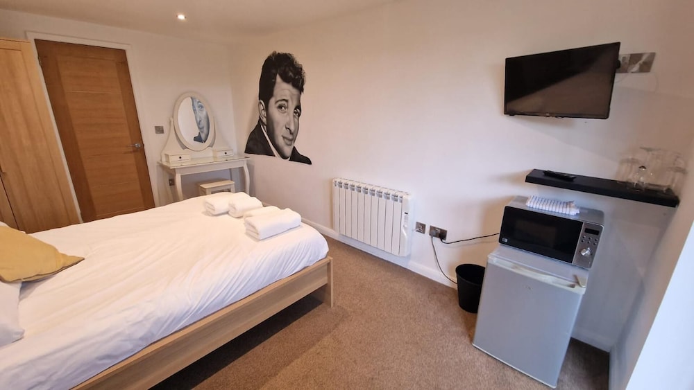 relaxing room with ensuite rutland point