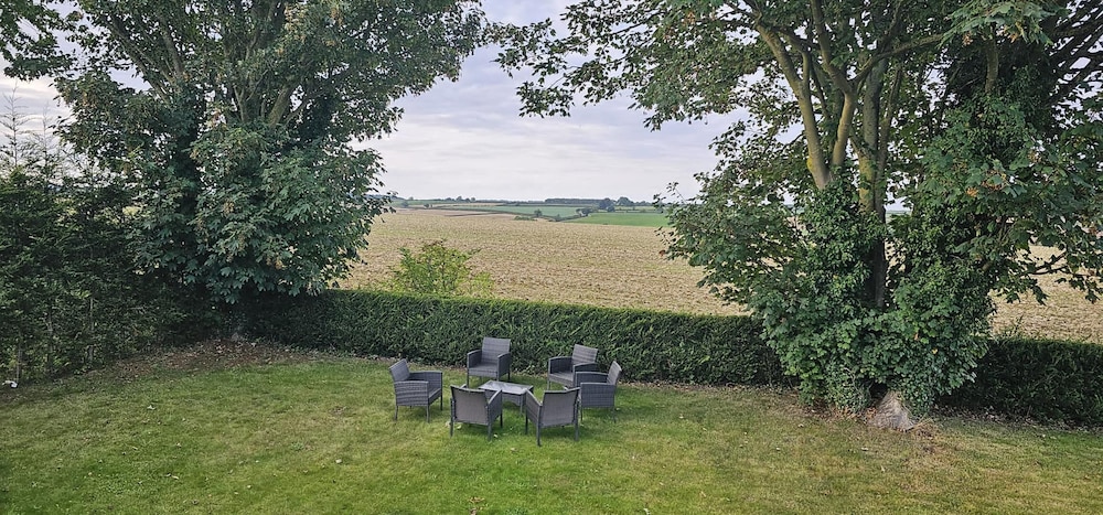 relaxing room with ensuite rutland point