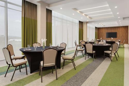 hilton garden inn san jose airport city mall