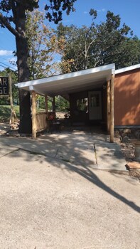 Cedar House,United States Of America>>Rockaway Beach,2 star