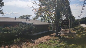 Cedar House,United States Of America>>Rockaway Beach,2 star