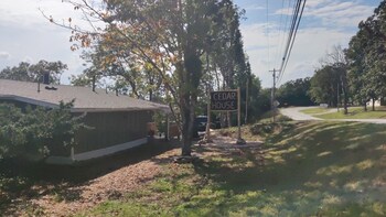 Cedar House,United States Of America>>Rockaway Beach,2 star