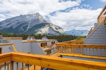 hotel canoe and suites