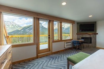 hotel canoe and suites