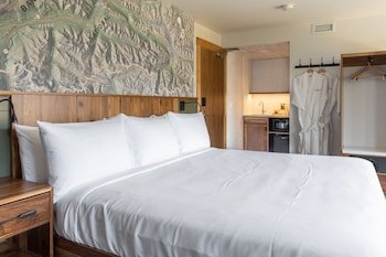 hotel canoe and suites