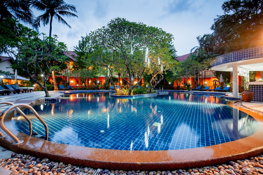 patong leelavadee huating holiday phuket