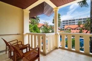 patong leelavadee huating holiday phuket