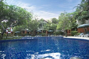 patong leelavadee huating holiday phuket
