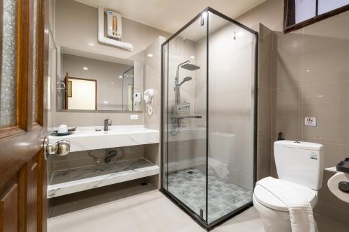 patong leelavadee huating holiday phuket