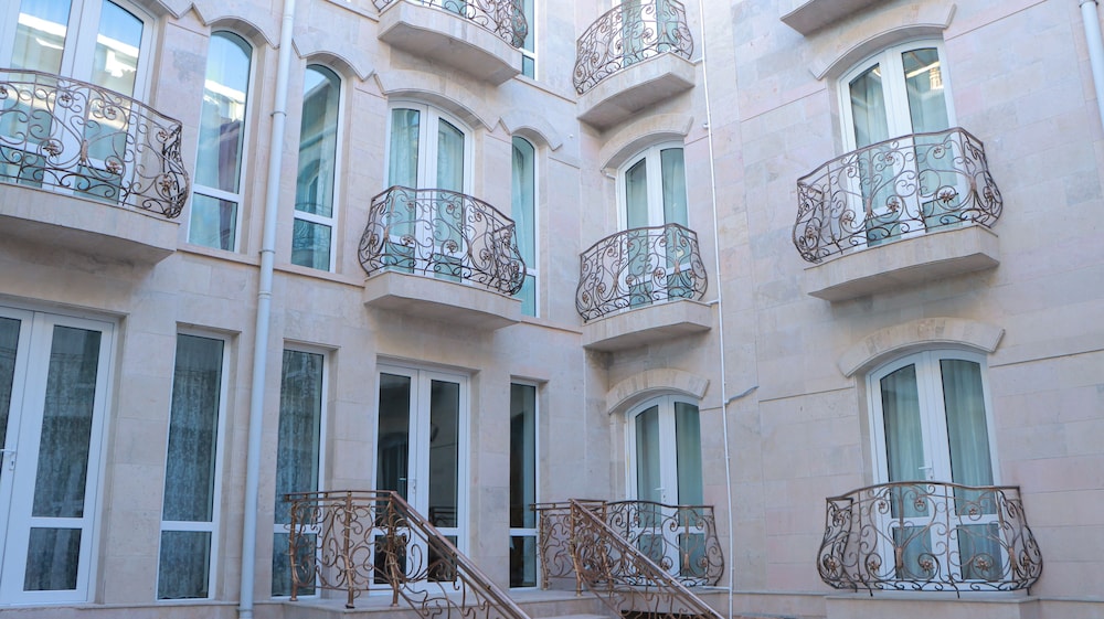 prestige terrace hotel