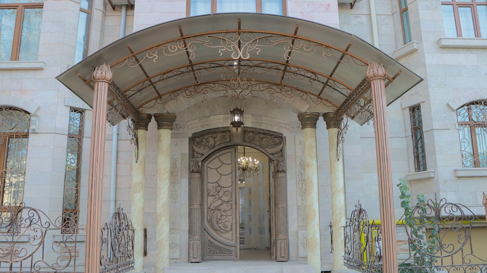 prestige terrace hotel