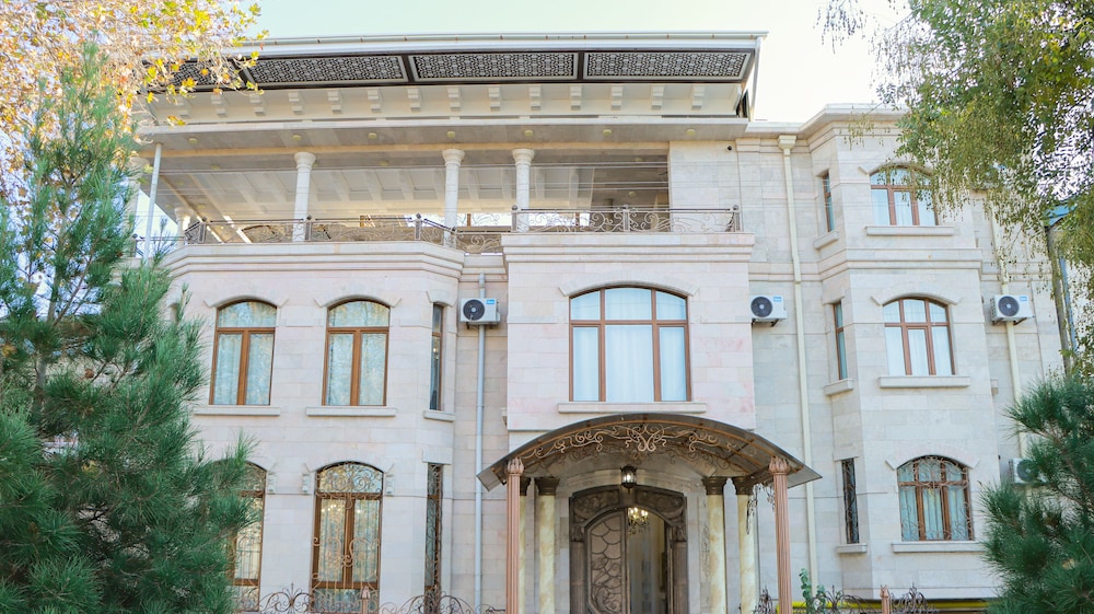 prestige terrace hotel