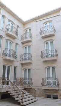 prestige terrace hotel