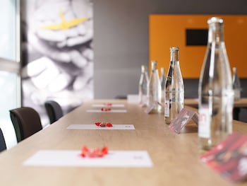 ibis tours centre giraudeau