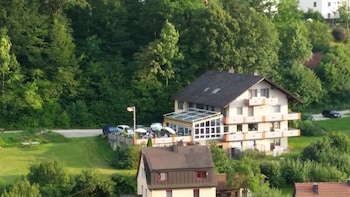 hotel pension haus hubertus
