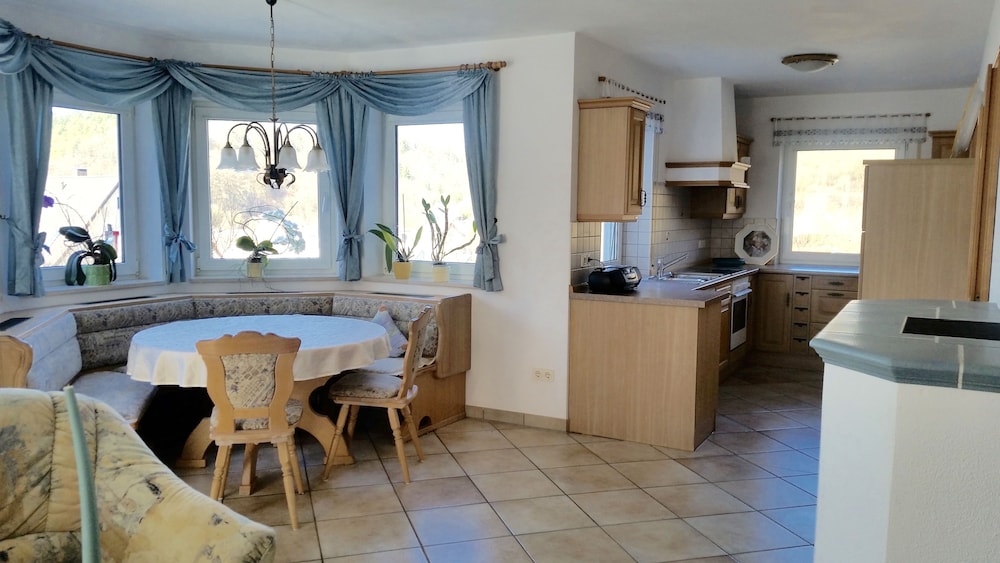 hotel pension haus hubertus