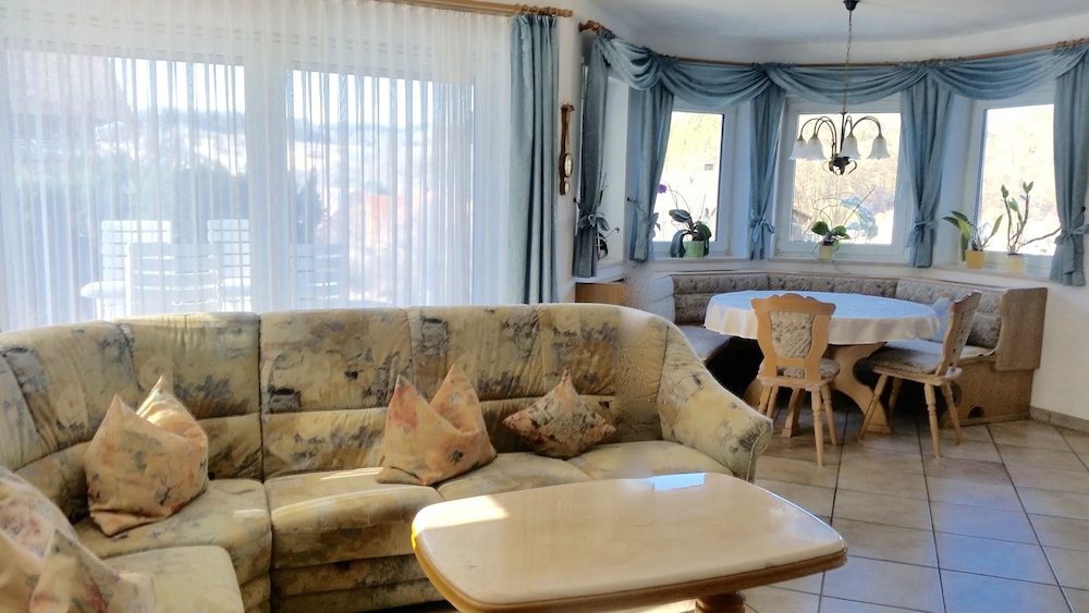 hotel pension haus hubertus