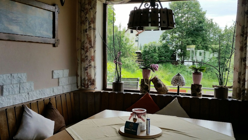 hotel pension haus hubertus