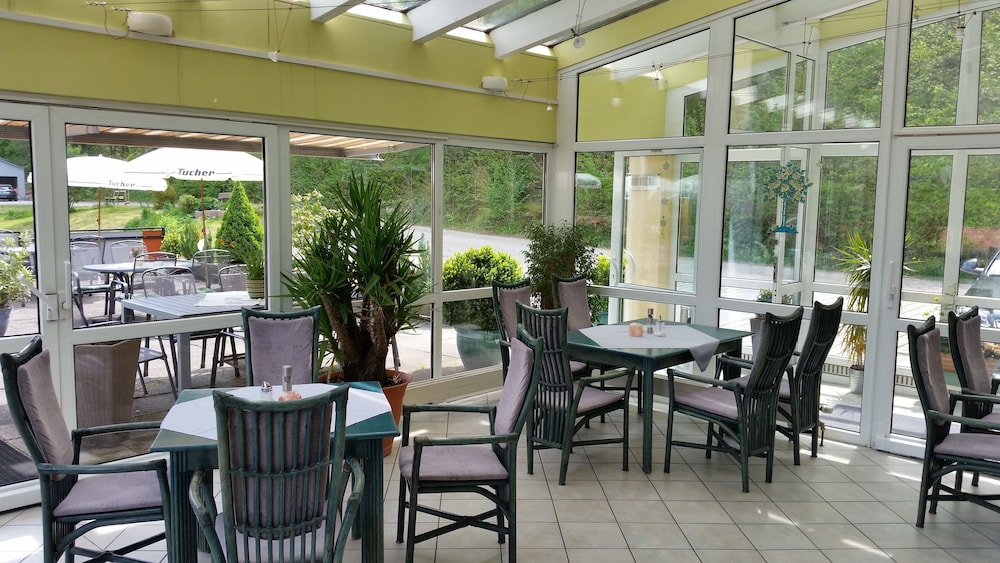 hotel pension haus hubertus