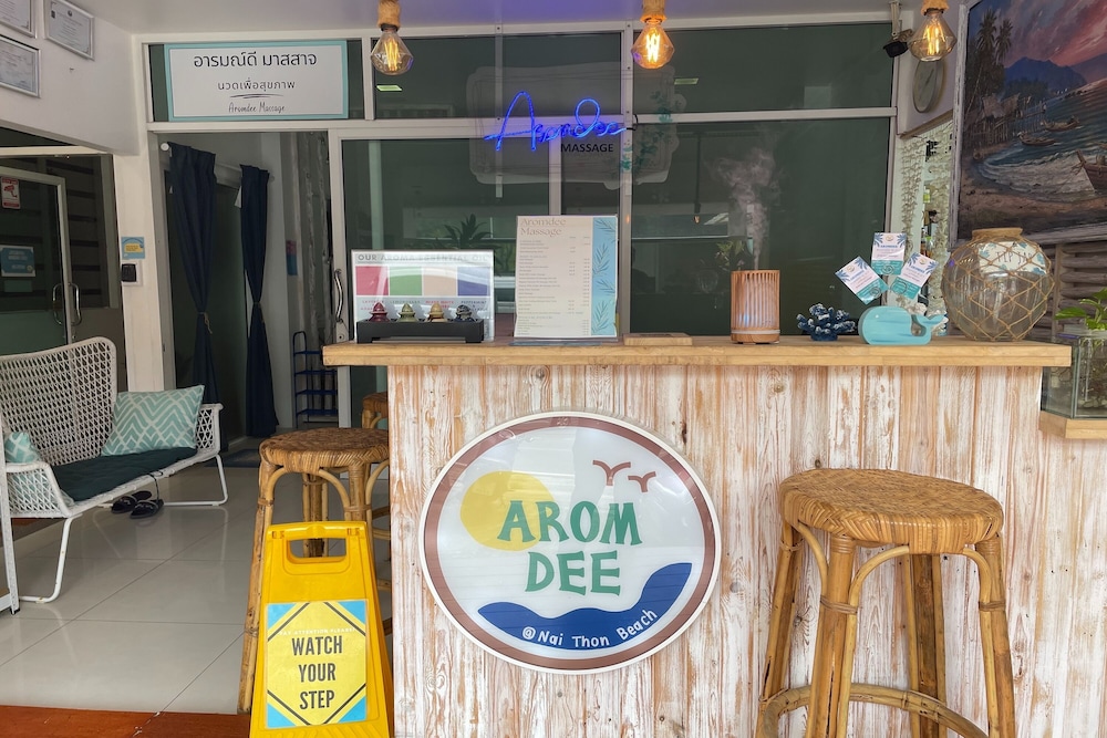 aromdee naithon beach