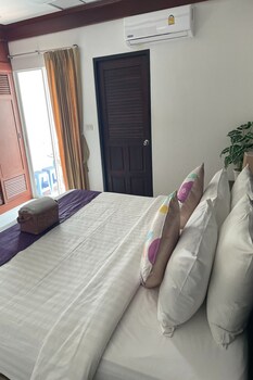 aromdee naithon beach