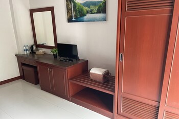 aromdee naithon beach